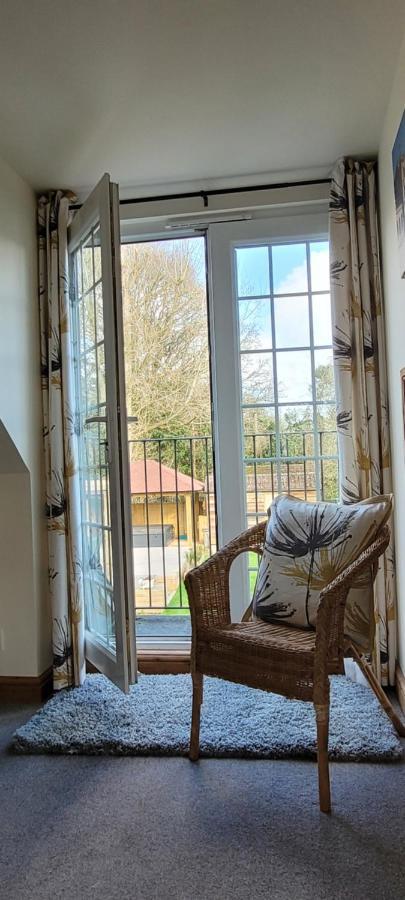 Bed and Breakfast Ha'Penny Acre Sherfield English Экстерьер фото