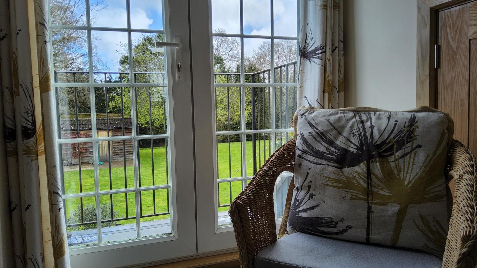 Bed and Breakfast Ha'Penny Acre Sherfield English Экстерьер фото