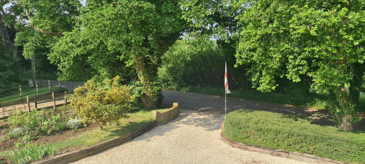 Bed and Breakfast Ha'Penny Acre Sherfield English Экстерьер фото