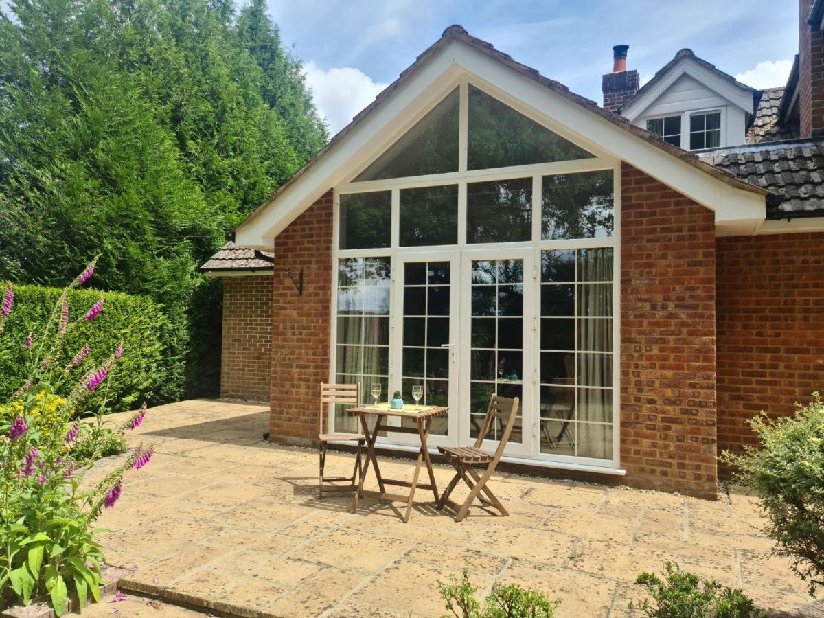 Bed and Breakfast Ha'Penny Acre Sherfield English Экстерьер фото